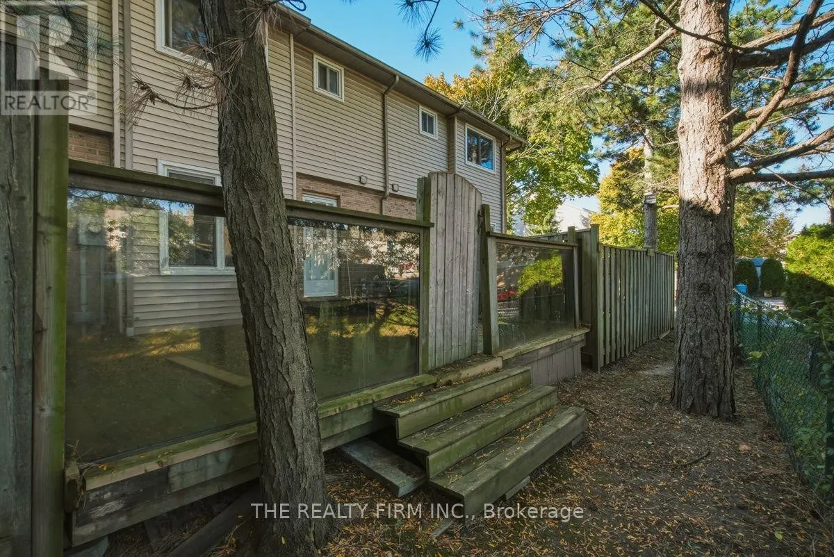 9 - 628 WHARNCLIFFE ROAD S #9