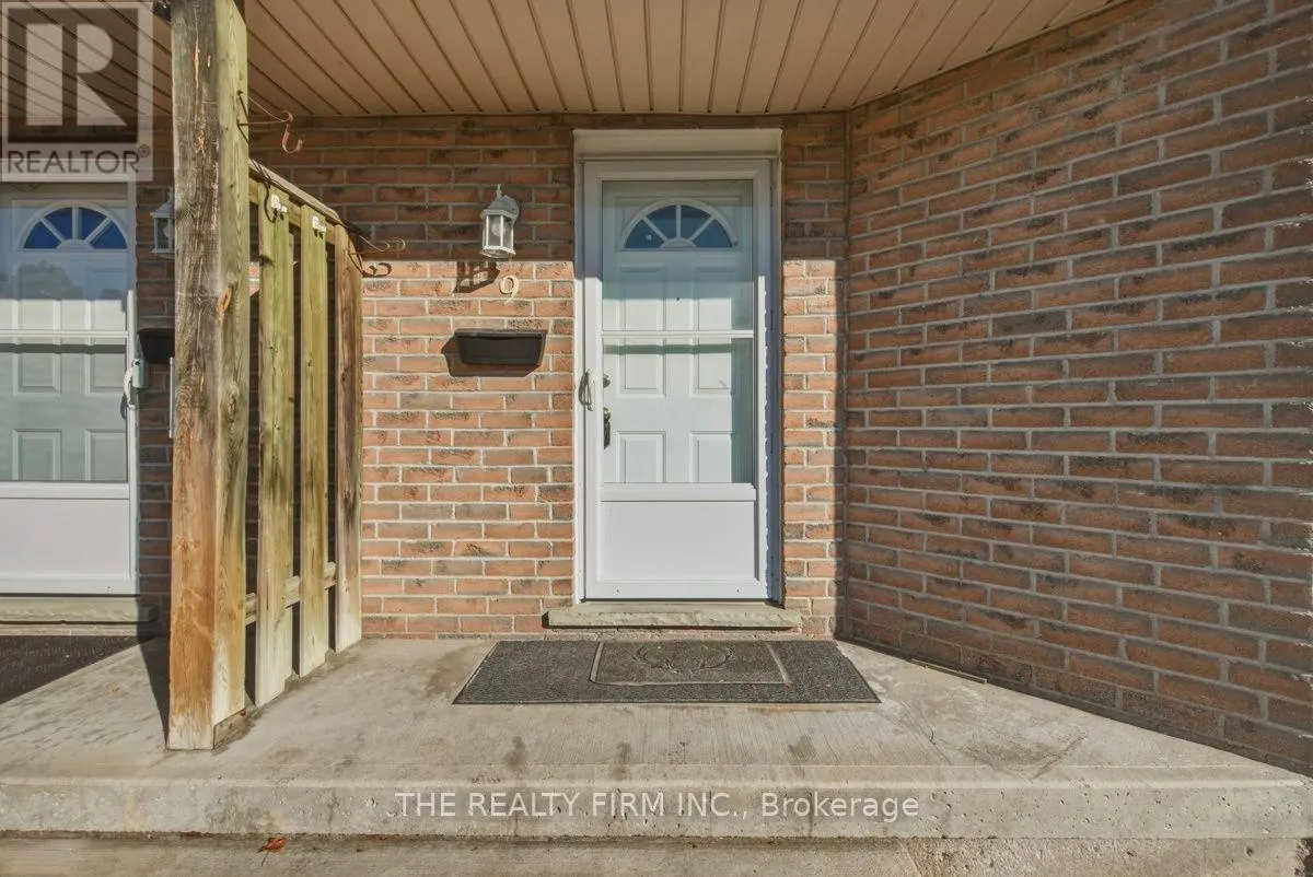 9 - 628 WHARNCLIFFE ROAD S #9