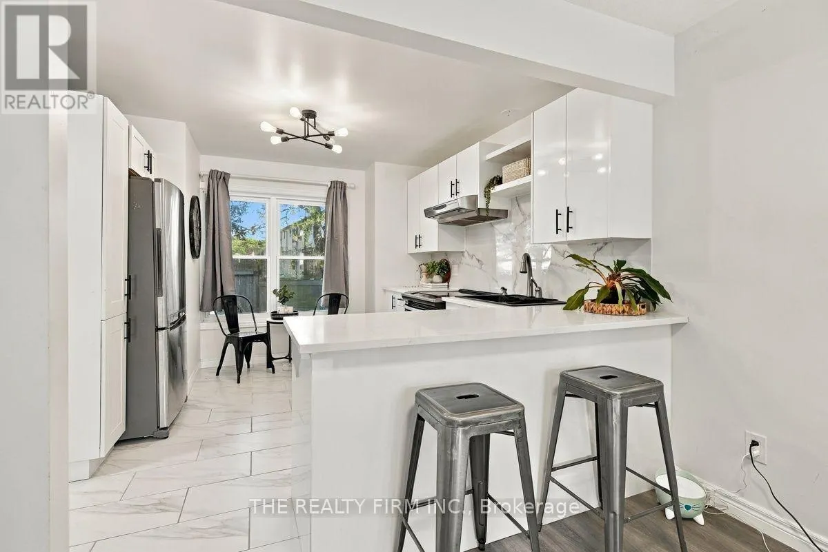 9 - 628 WHARNCLIFFE ROAD S #9