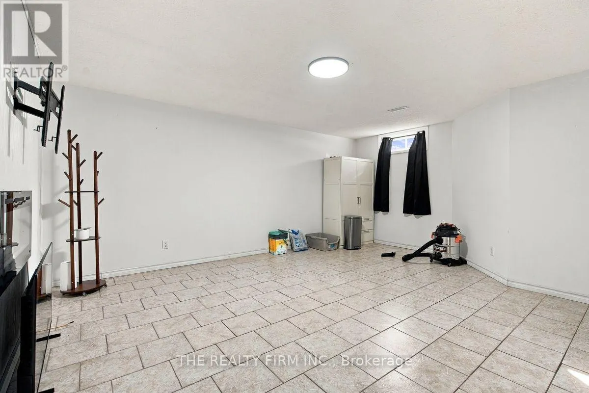 9 - 628 WHARNCLIFFE ROAD S #9