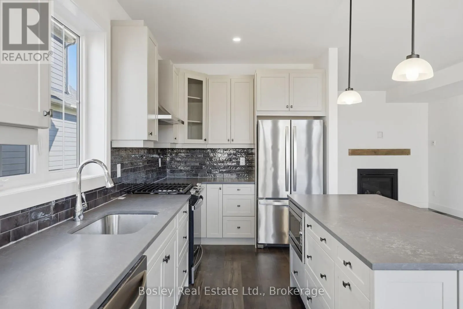 134 WHITE OAK CRESCENT