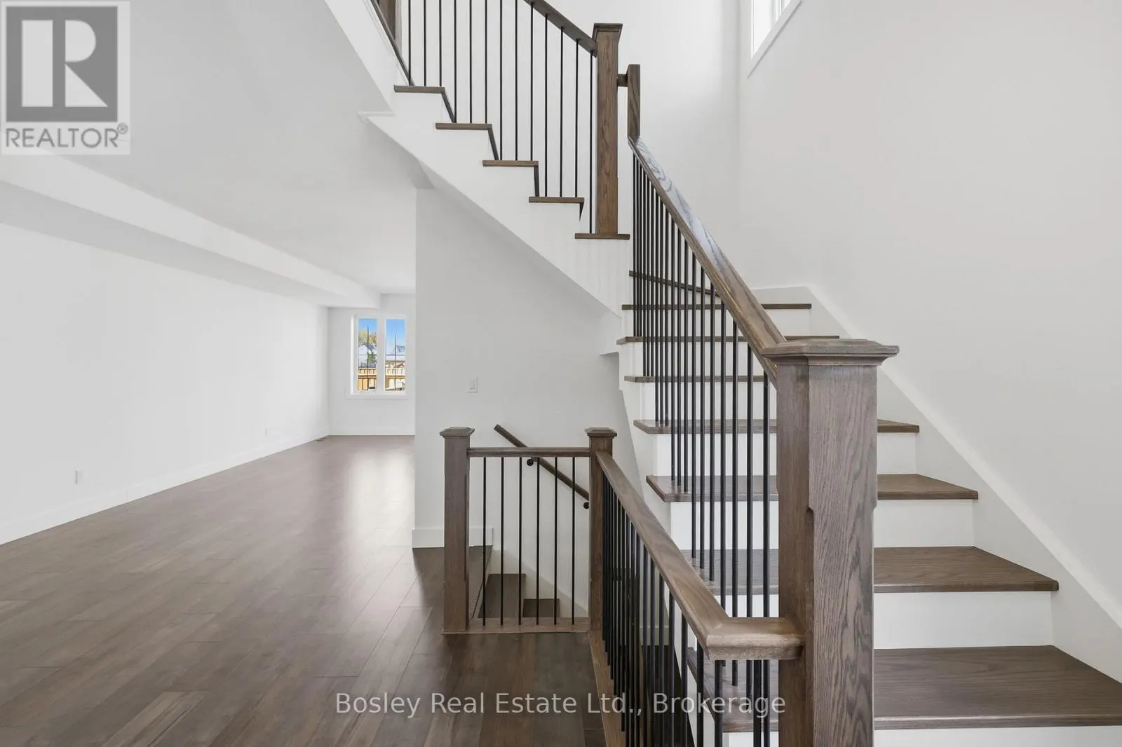 134 WHITE OAK CRESCENT