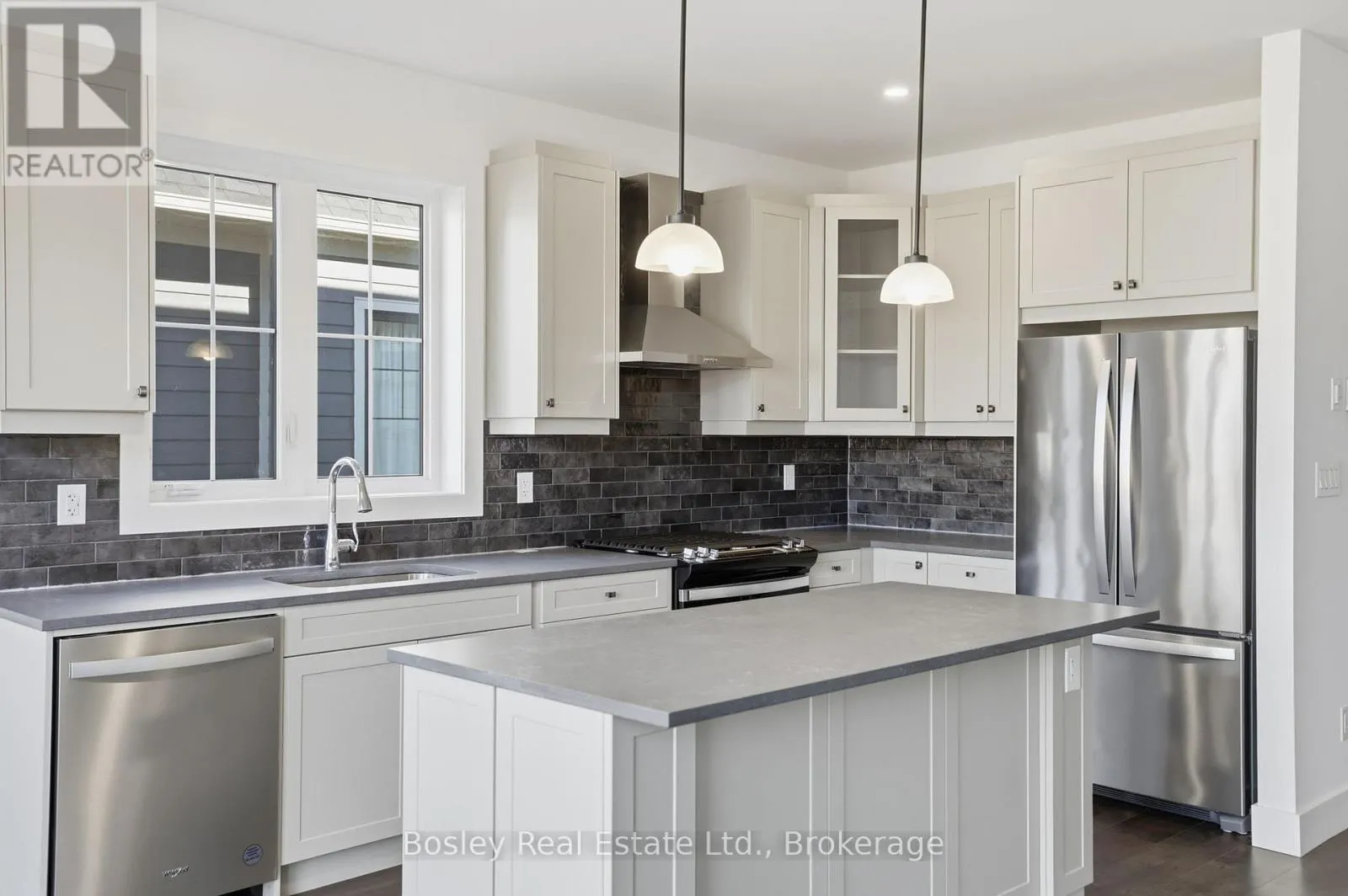 134 WHITE OAK CRESCENT
