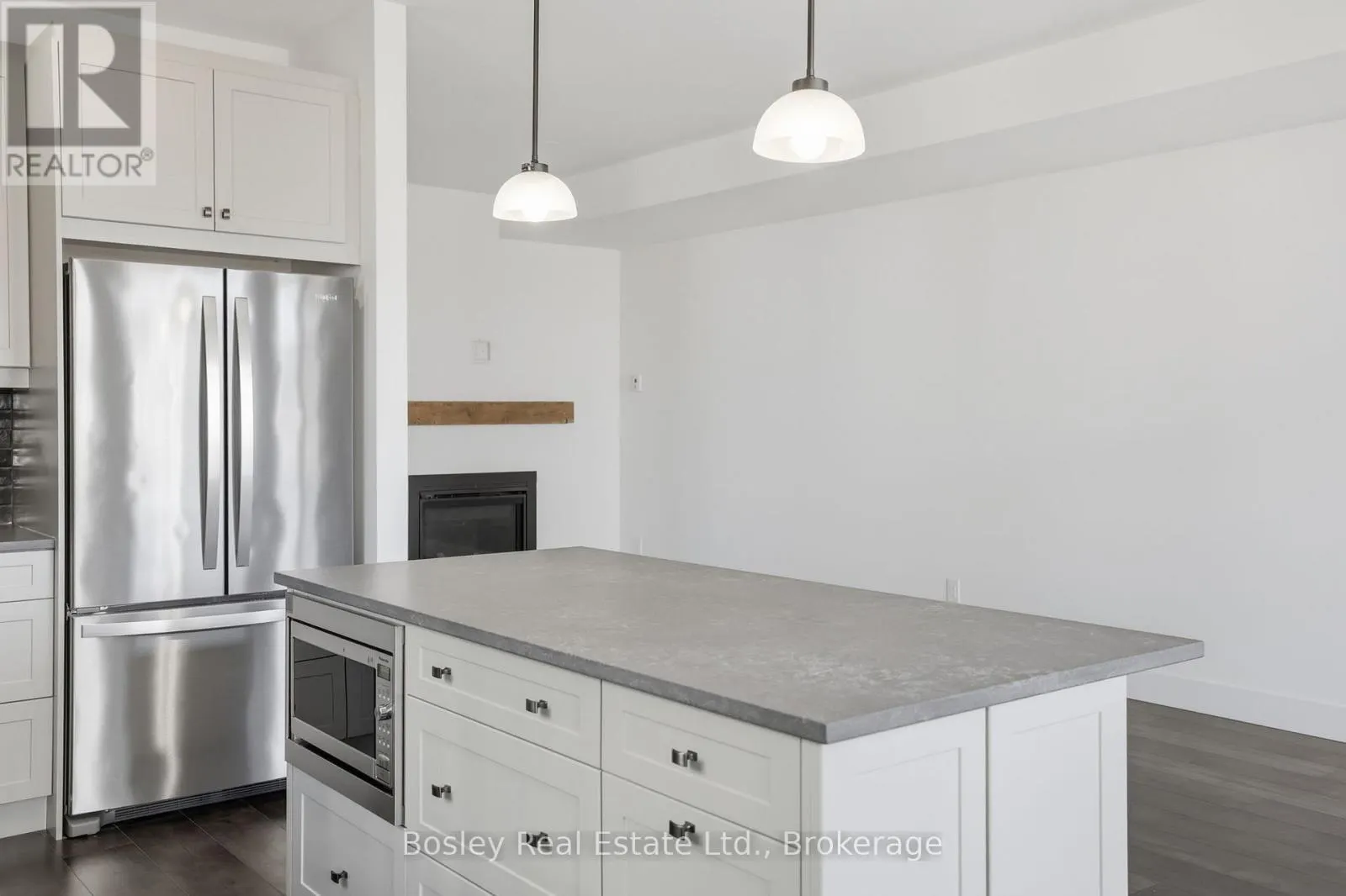 134 WHITE OAK CRESCENT