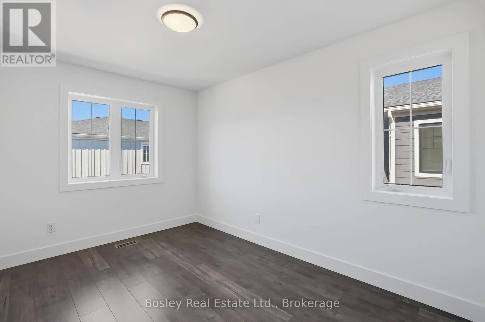134 WHITE OAK CRESCENT