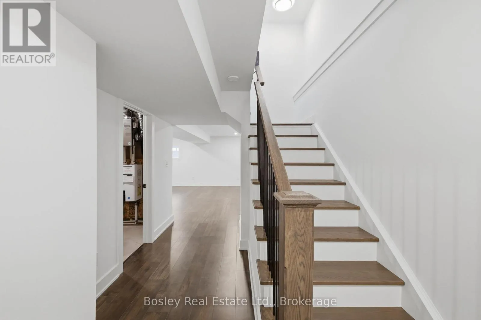 134 WHITE OAK CRESCENT