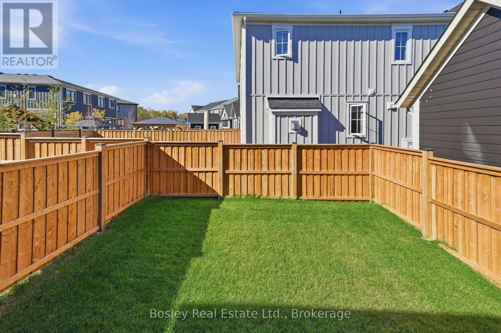 134 WHITE OAK CRESCENT