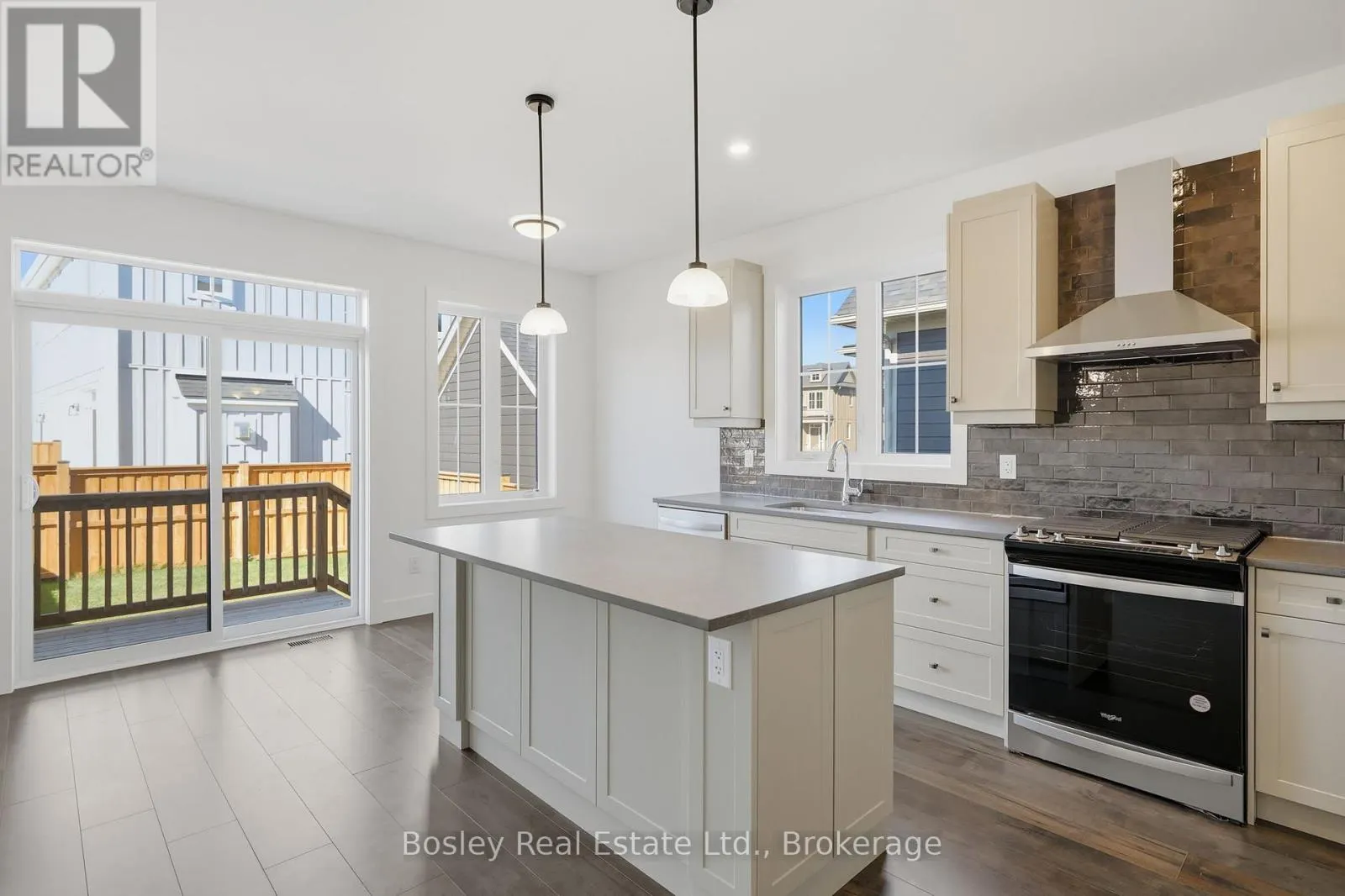 134 WHITE OAK CRESCENT