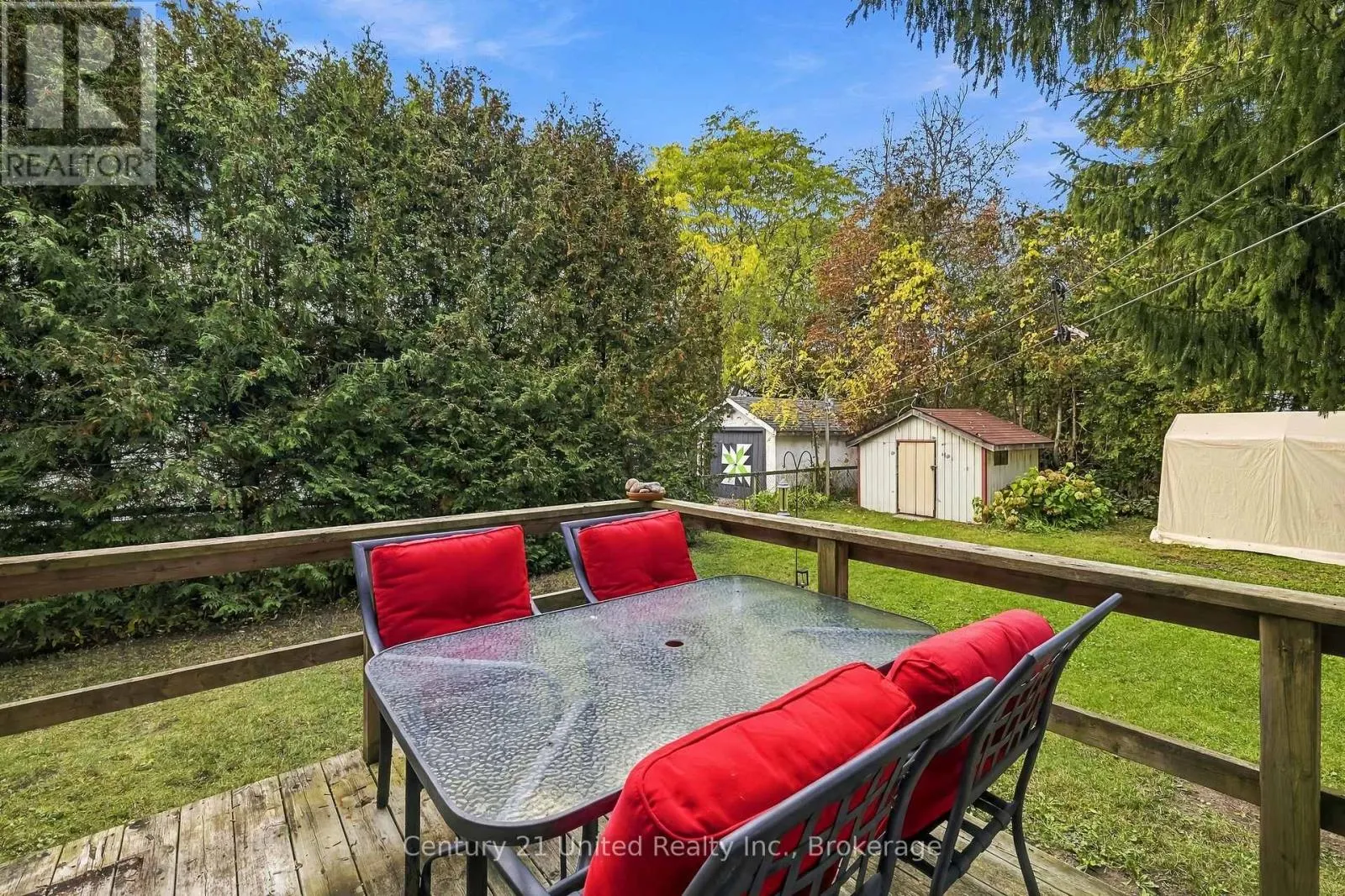 164 UNIVERSITY AVENUE W