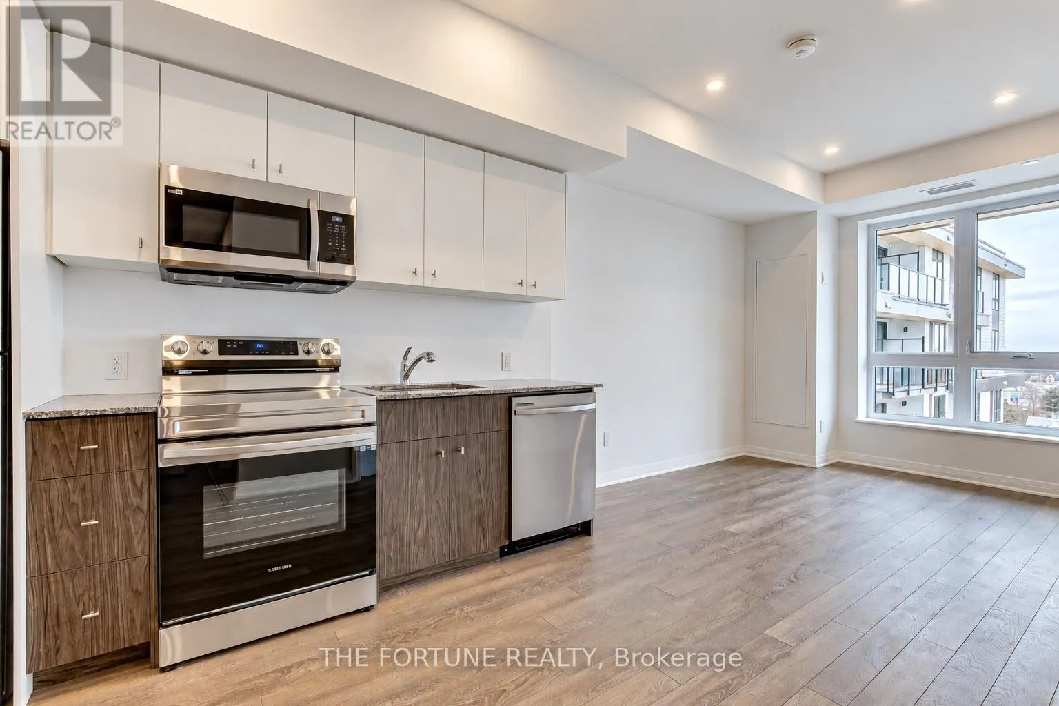 502 - 101 GOLDEN EAGLE ROAD