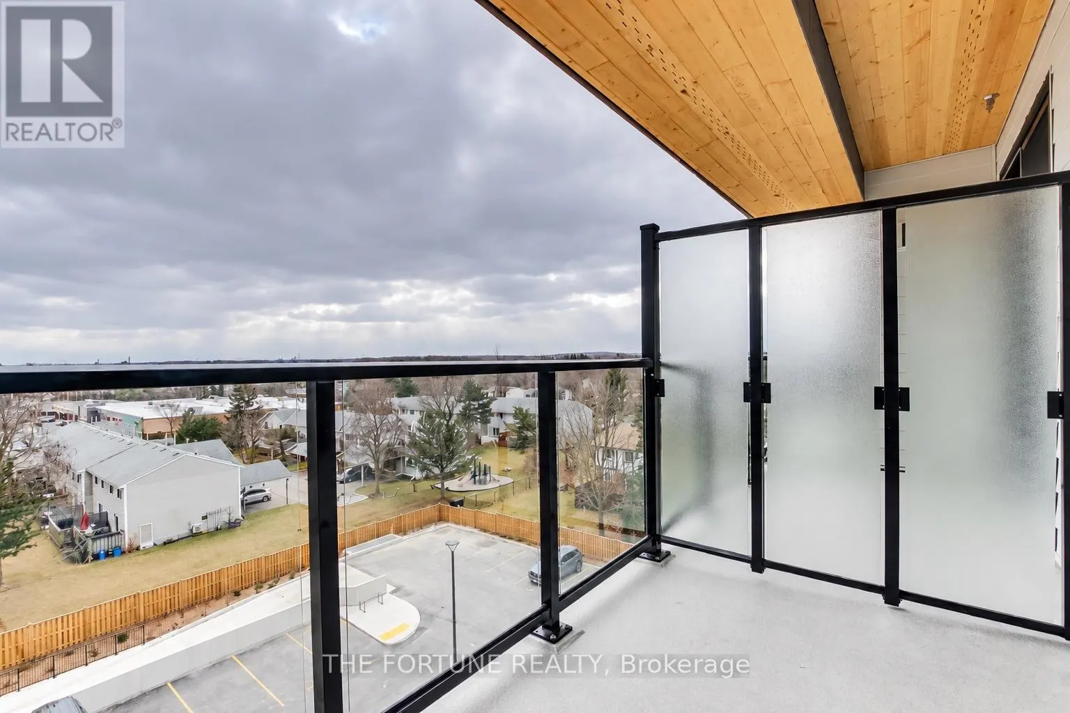 502 - 101 GOLDEN EAGLE ROAD