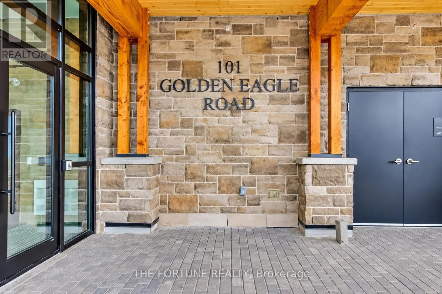 502 - 101 GOLDEN EAGLE ROAD