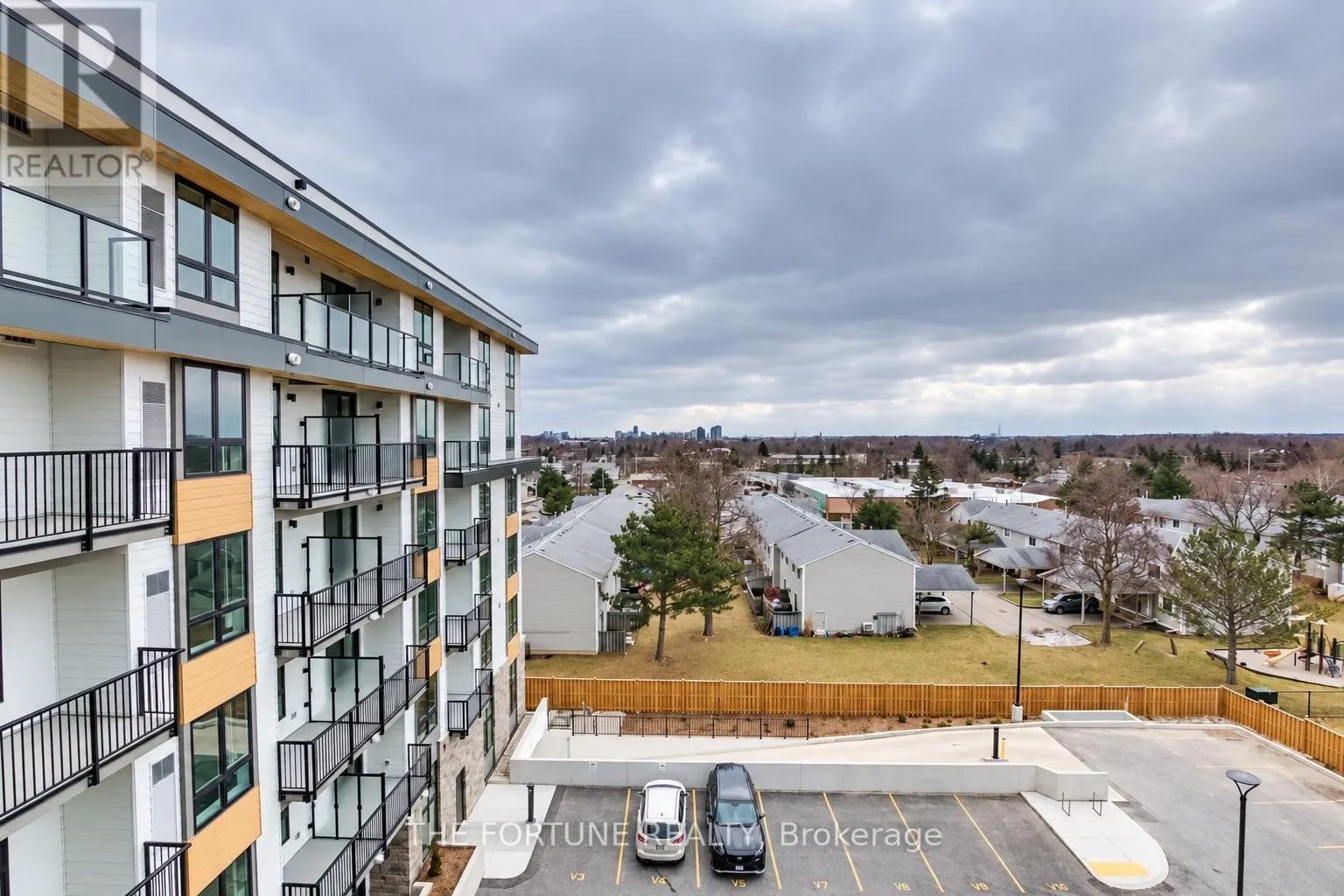 502 - 101 GOLDEN EAGLE ROAD