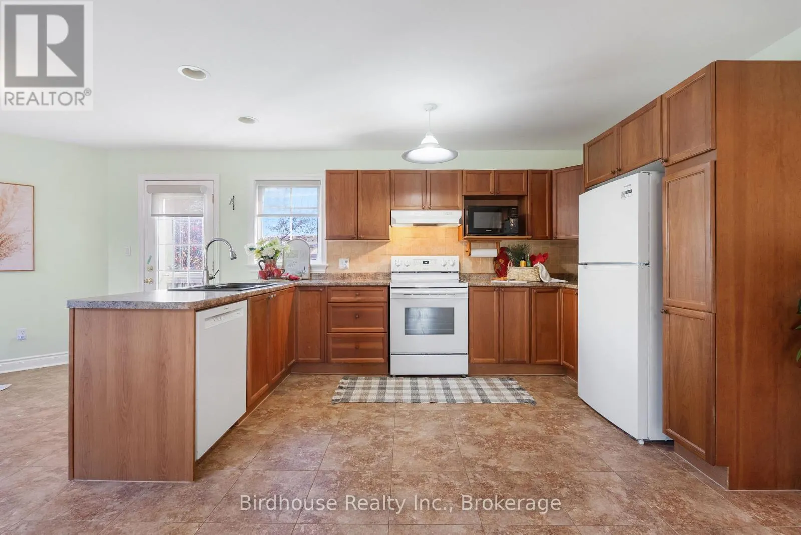 34 LORI BOULEVARD