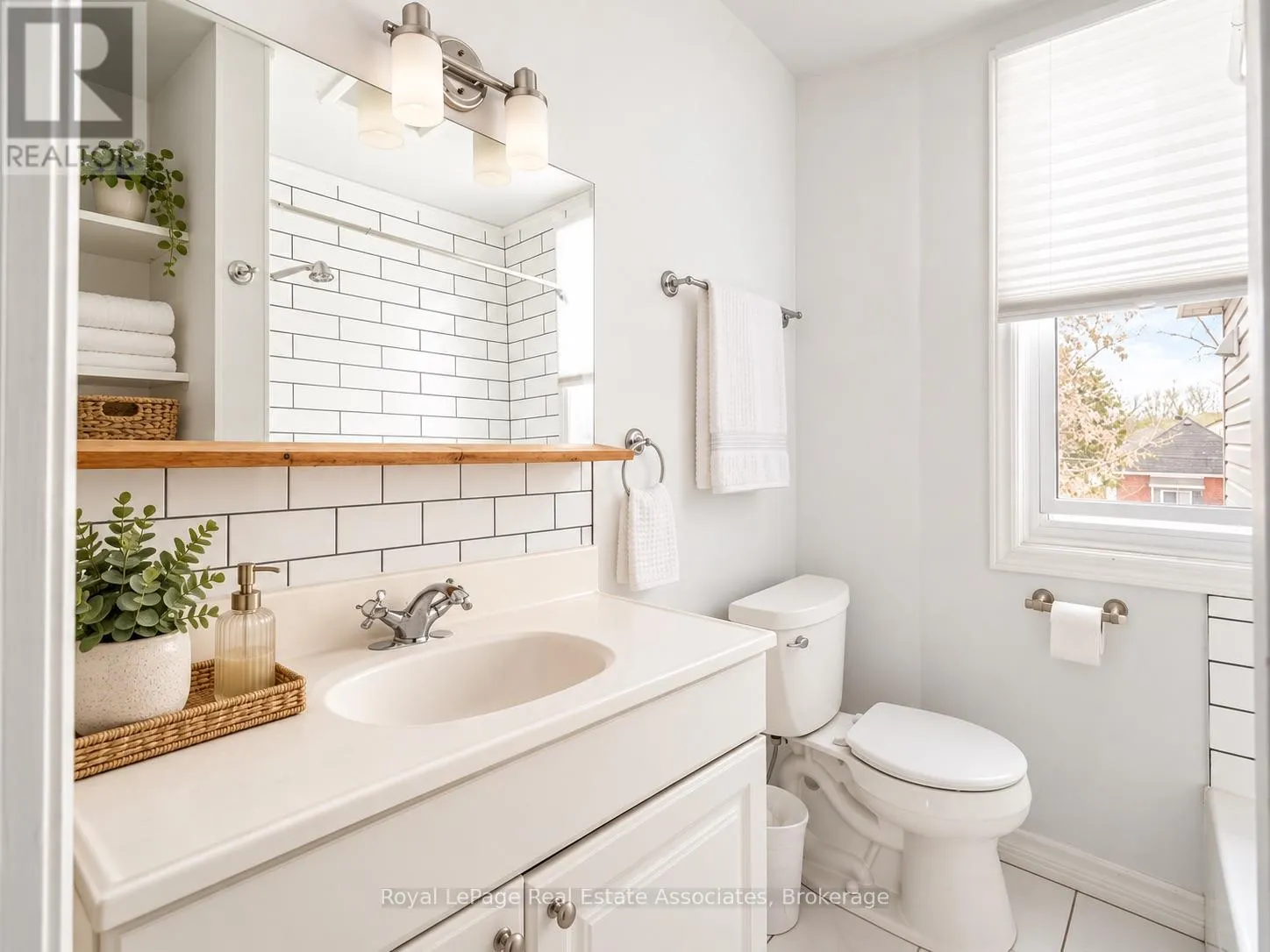 3 - 212 SHERIDAN STREET