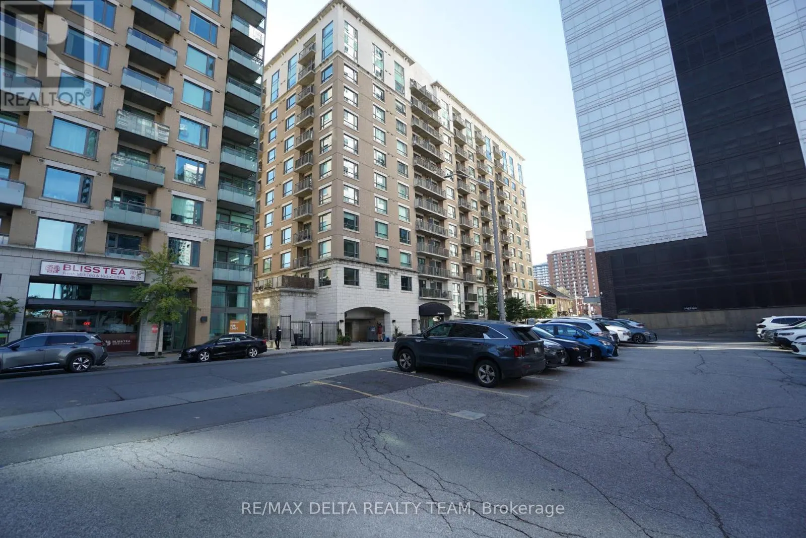 1213 - 200 BESSERER STREET