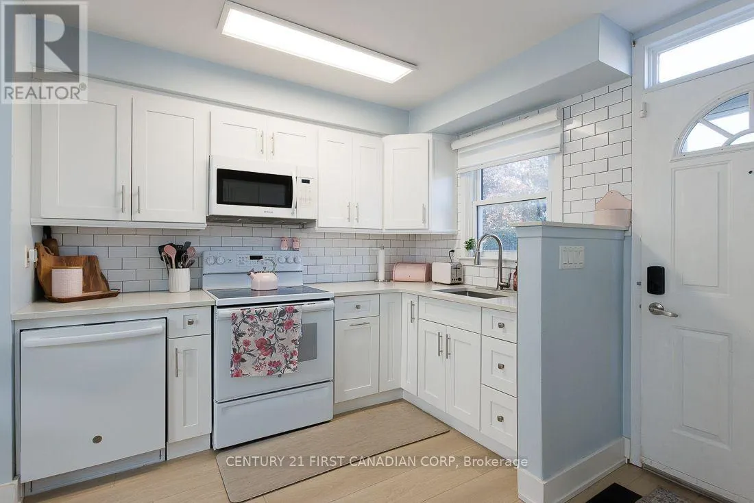 13 - 1104 SOUTHDALE ROAD E #13