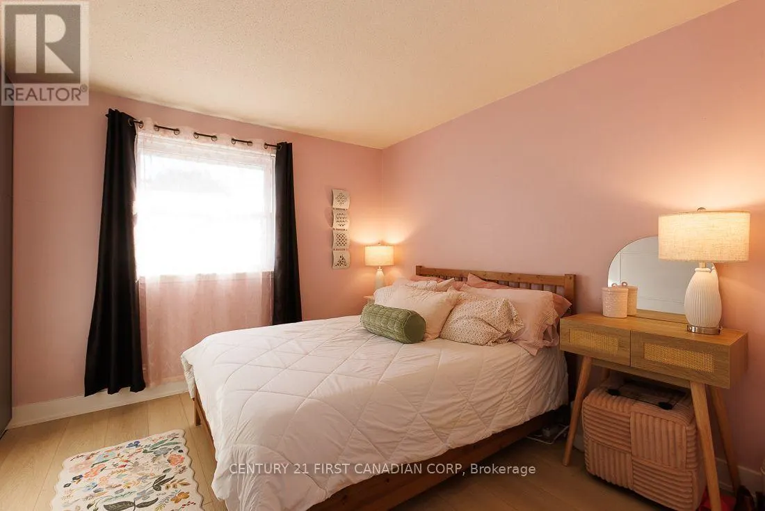 13 - 1104 SOUTHDALE ROAD E #13
