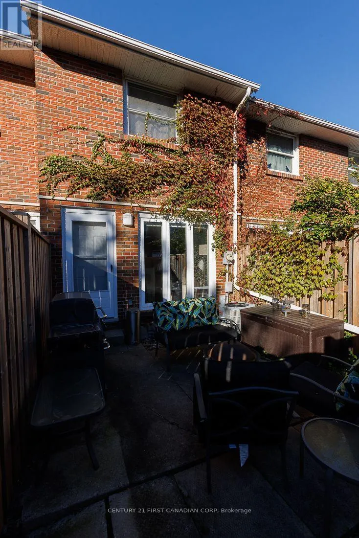 13 - 1104 SOUTHDALE ROAD E #13