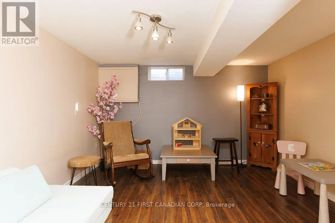 13 - 1104 SOUTHDALE ROAD E #13