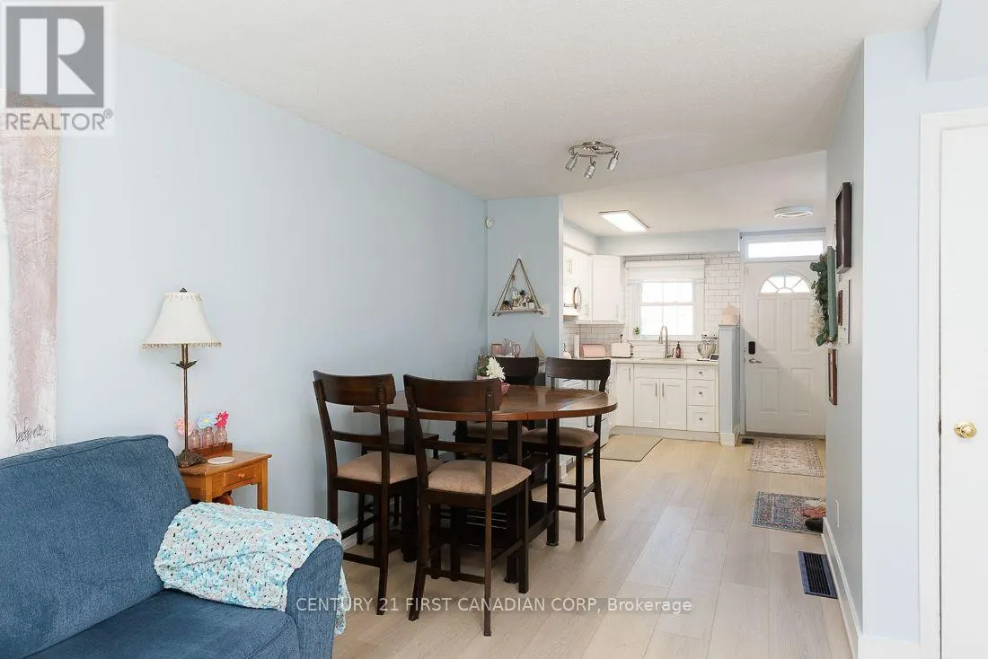 13 - 1104 SOUTHDALE ROAD E #13