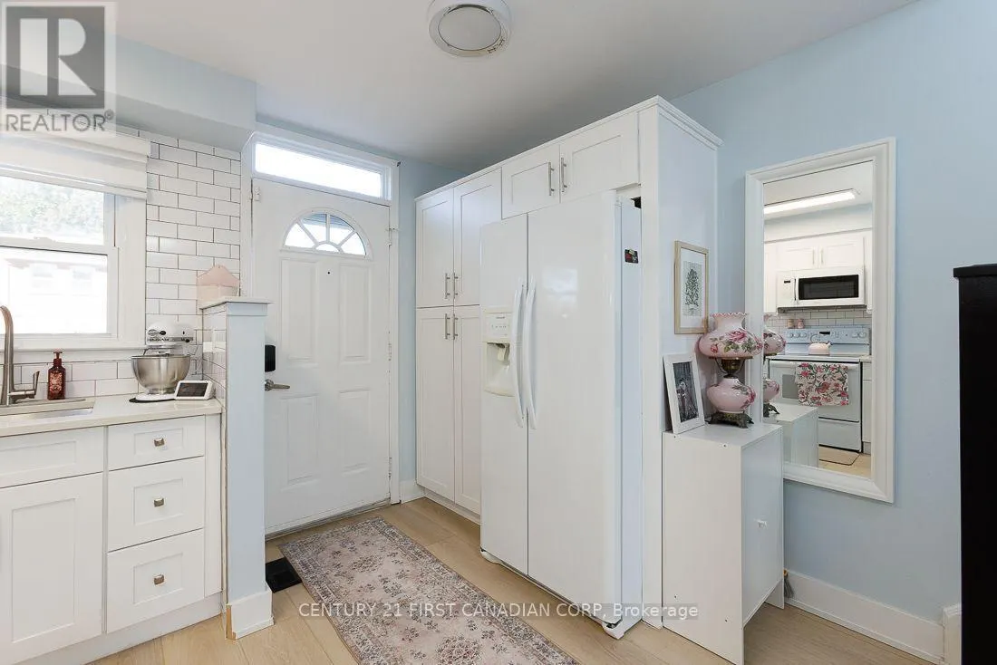 13 - 1104 SOUTHDALE ROAD E #13