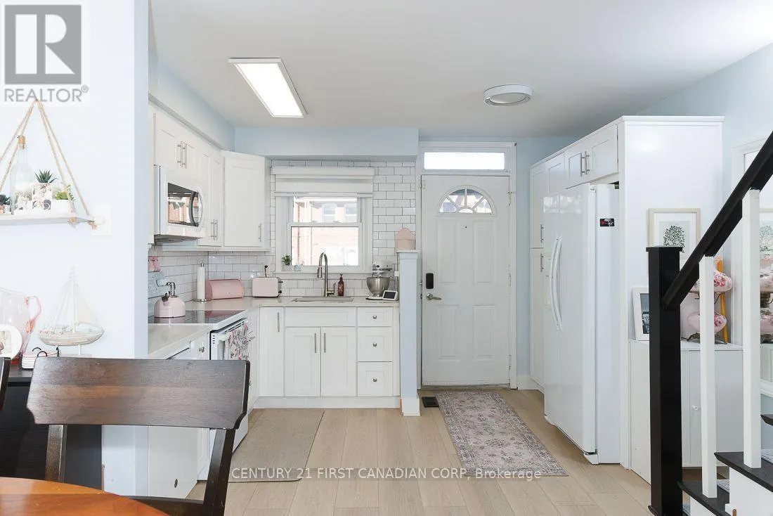13 - 1104 SOUTHDALE ROAD E #13