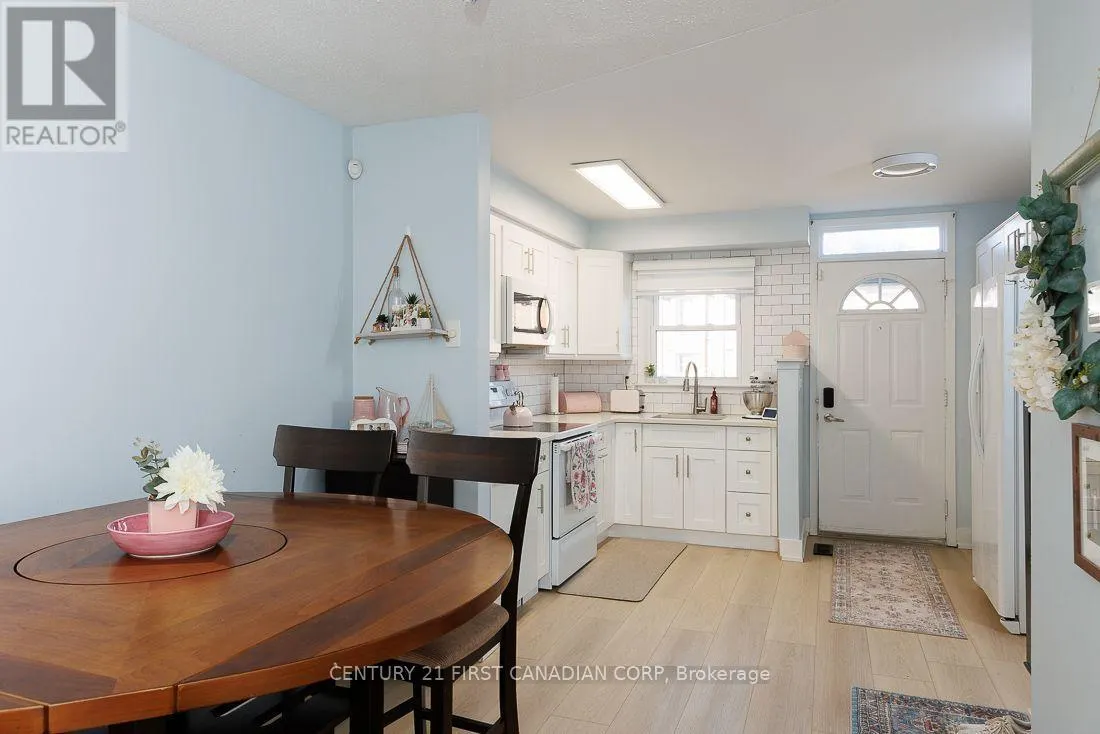 13 - 1104 SOUTHDALE ROAD E #13