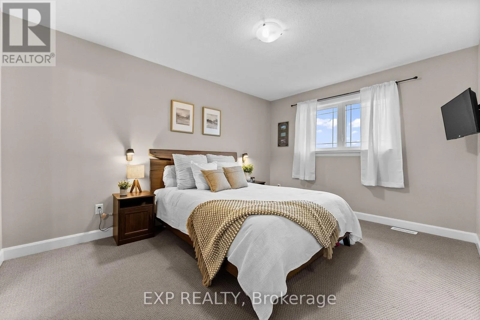 76 VIMY RIDGE CRESCENT