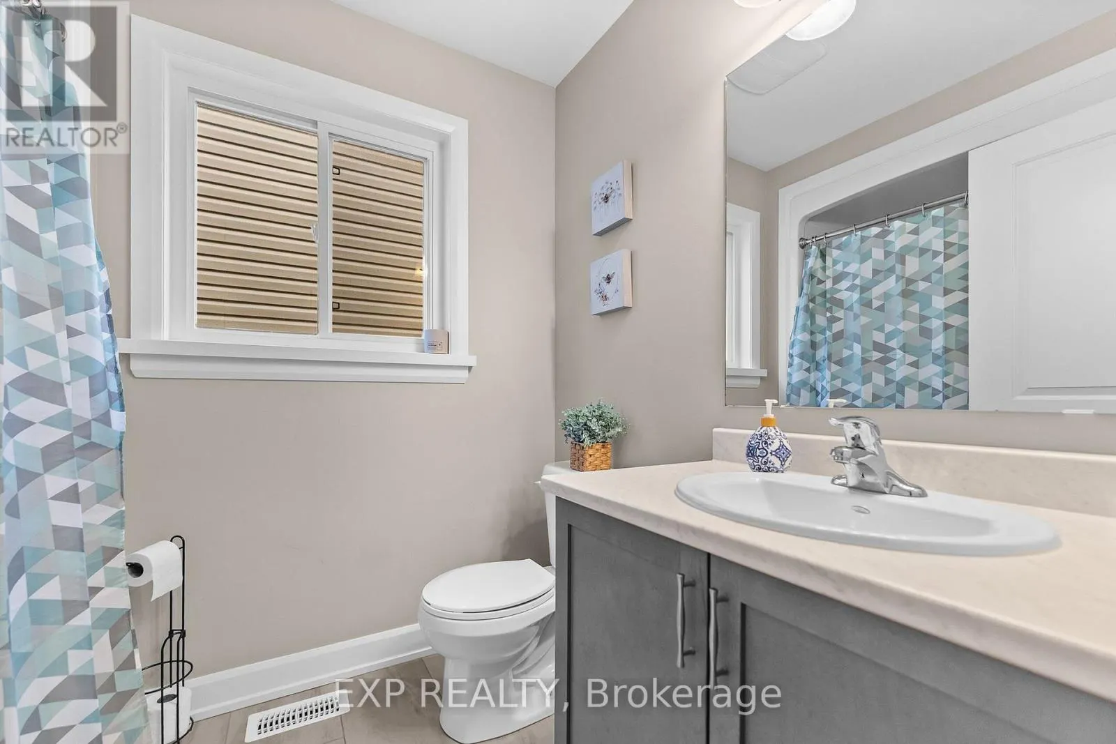 76 VIMY RIDGE CRESCENT