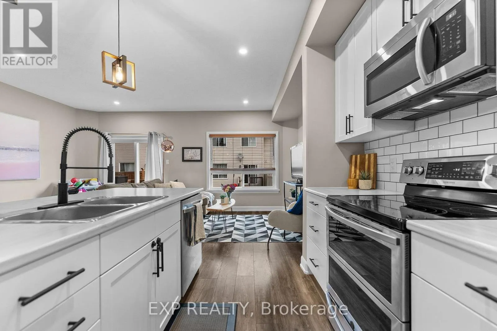 76 VIMY RIDGE CRESCENT