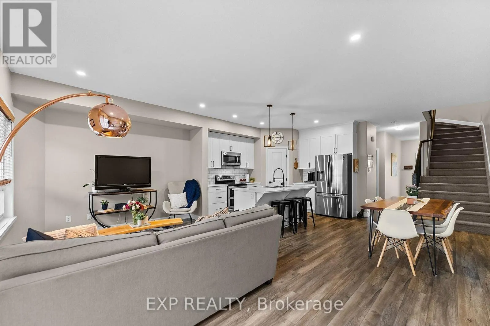 76 VIMY RIDGE CRESCENT