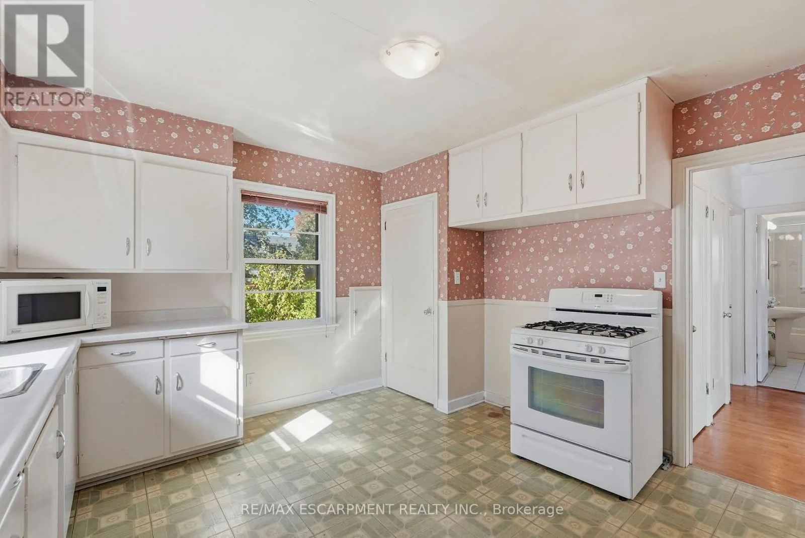 55 LAKEVIEW AVENUE