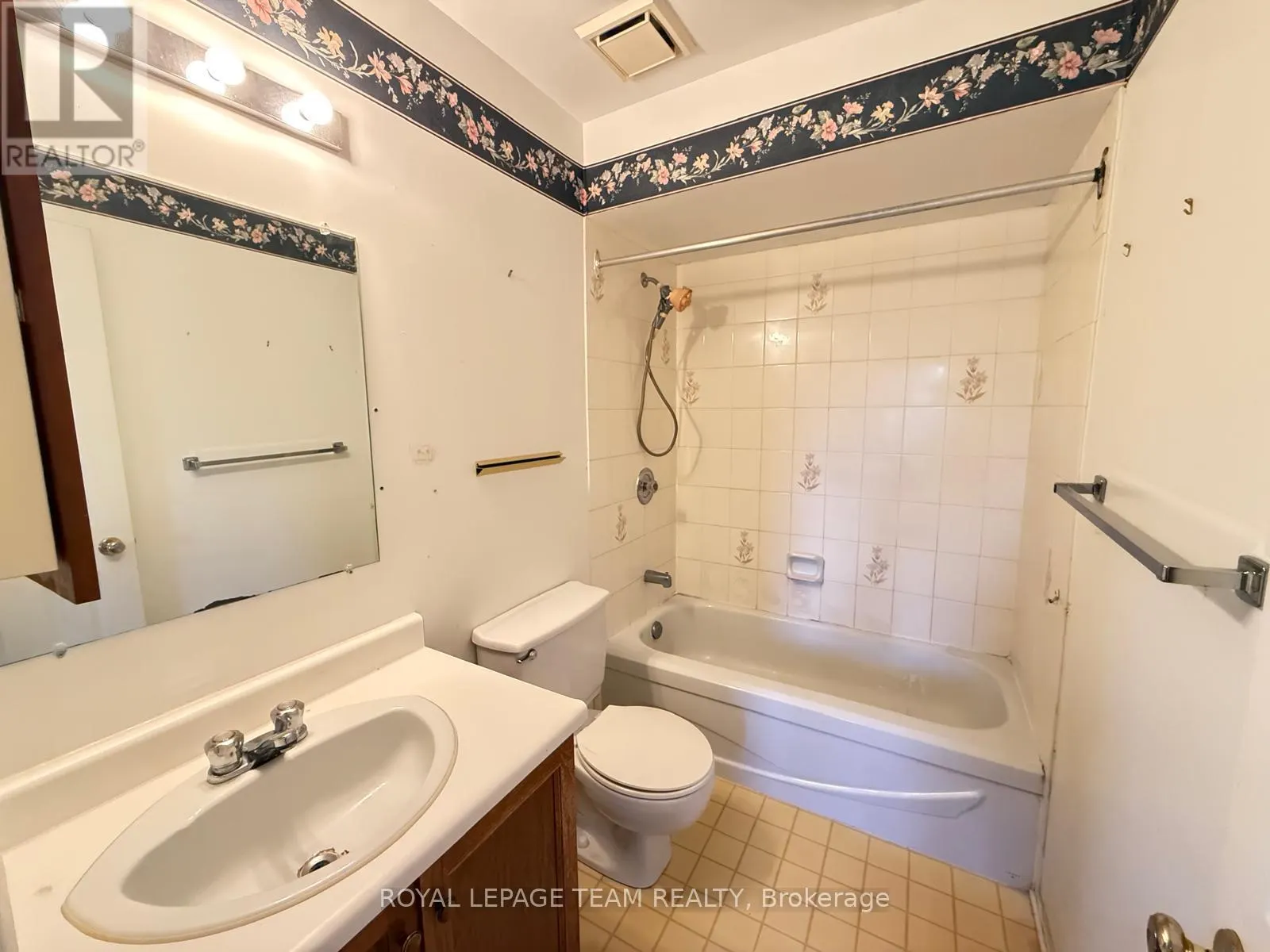 86 HUMMINGBIRD CRESCENT