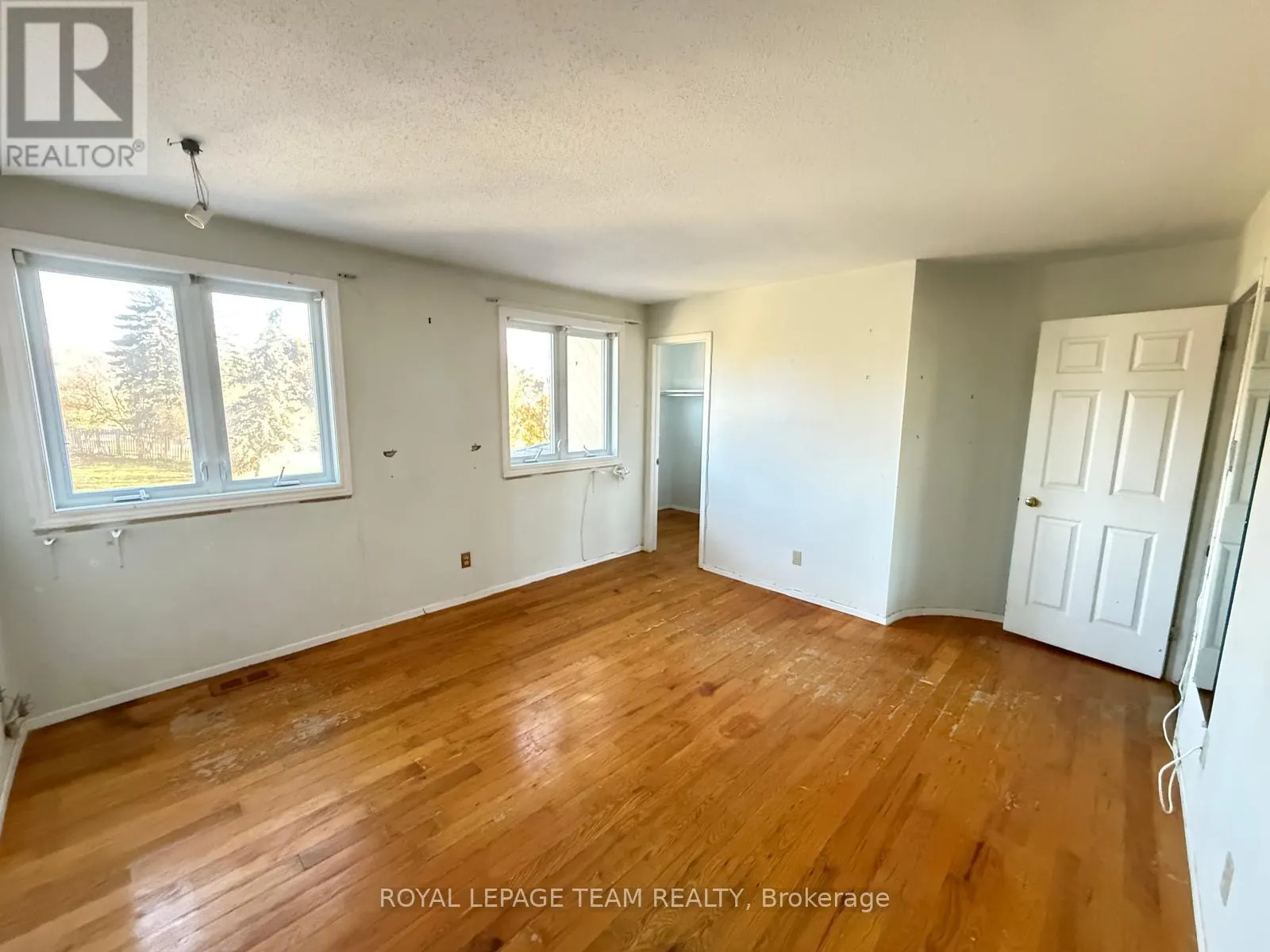86 HUMMINGBIRD CRESCENT
