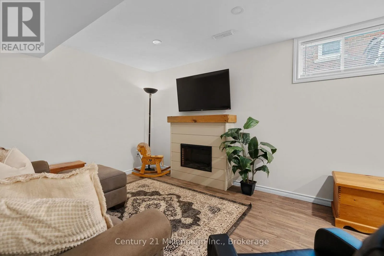 1512 5TH AVE A AVENUE W