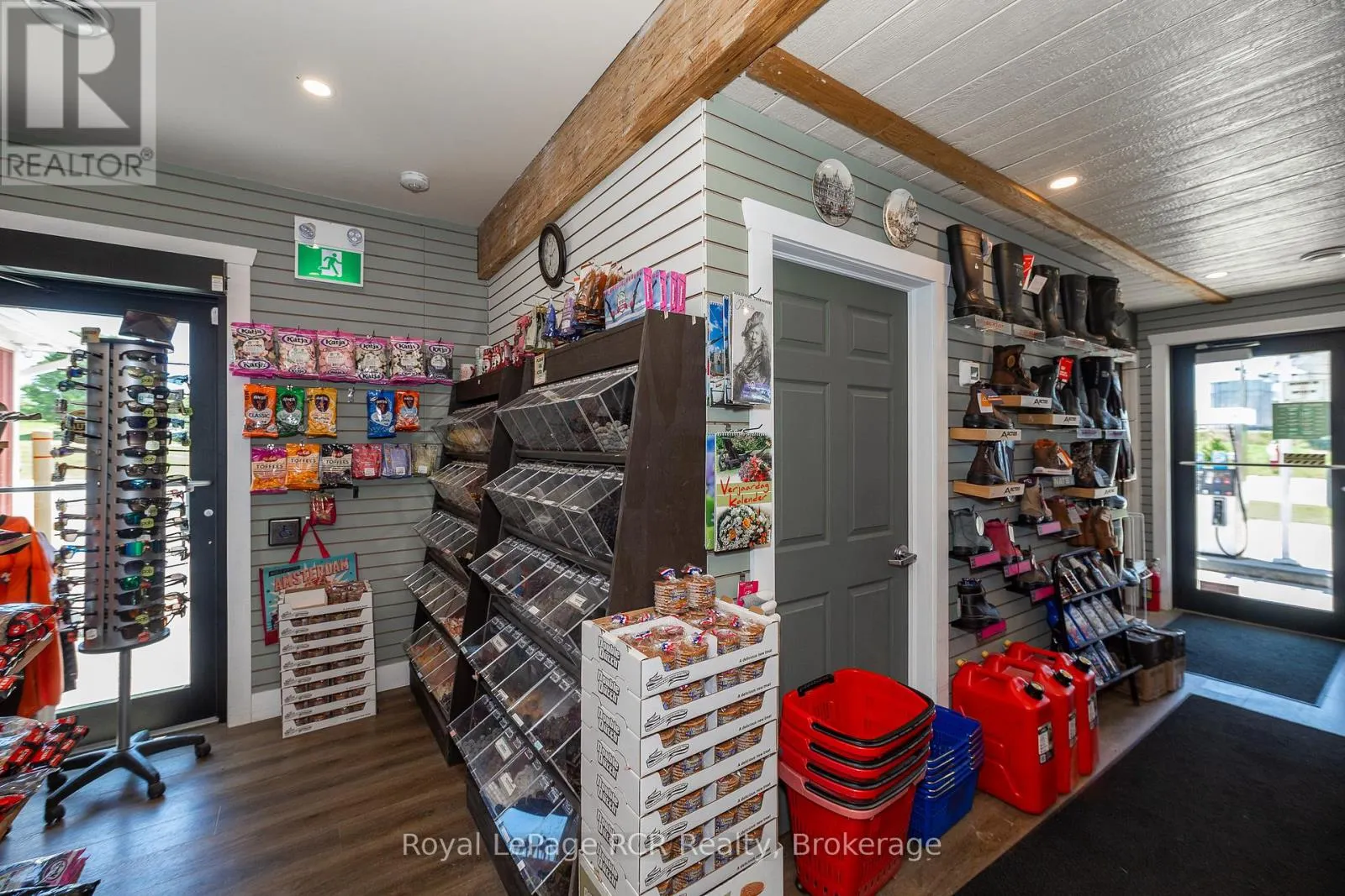 177569 GREY 18 ROAD
