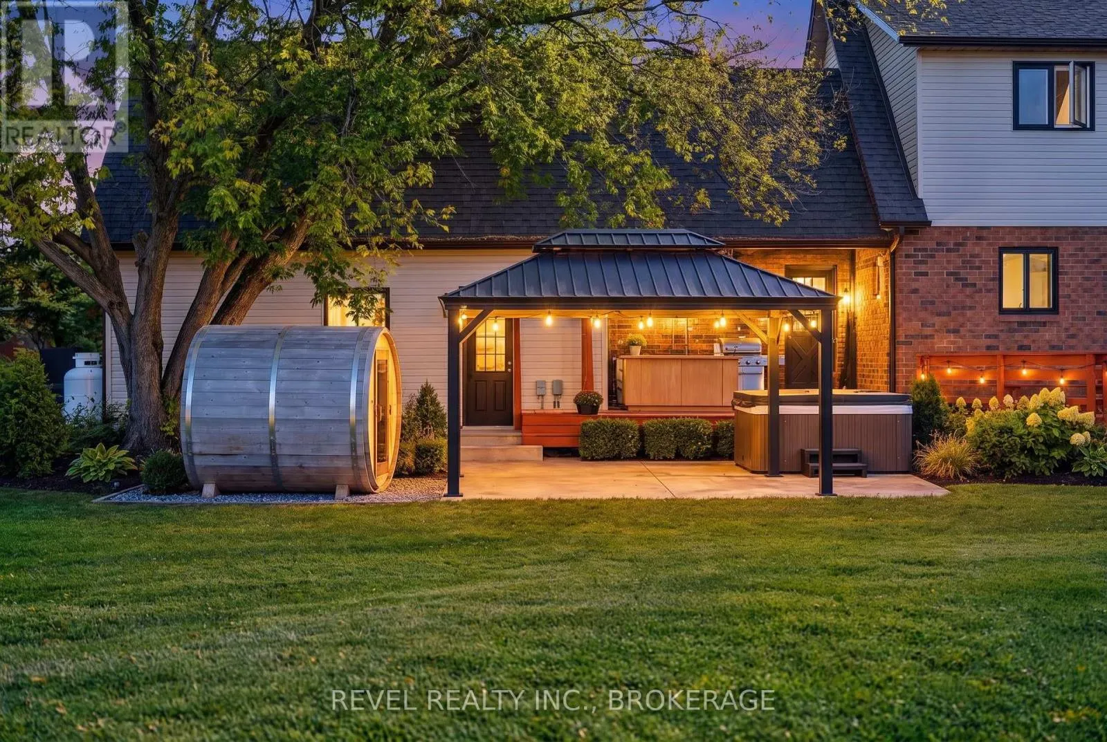 3321 SILVERWOOD DRIVE