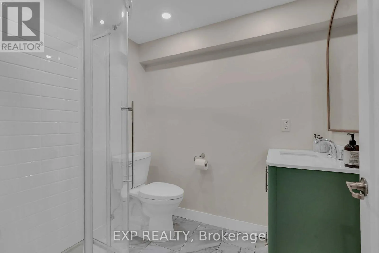 (LOWER LEVEL) - 314 FIRST AVENUE E