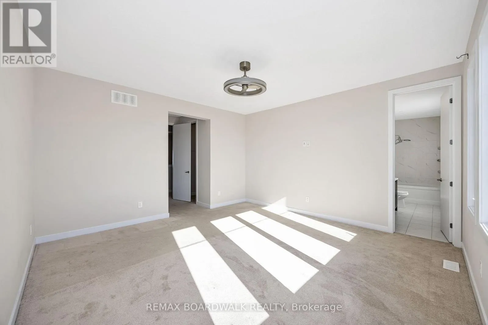 125 HACKAMORE CRESCENT