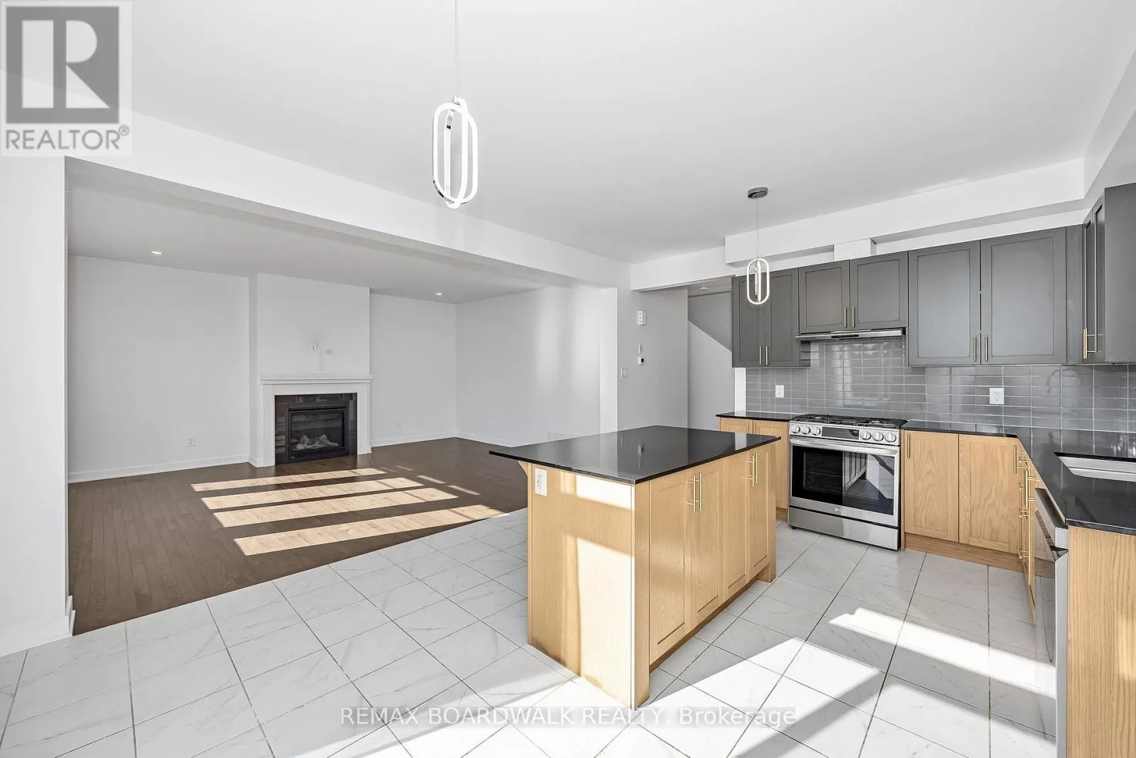 125 HACKAMORE CRESCENT