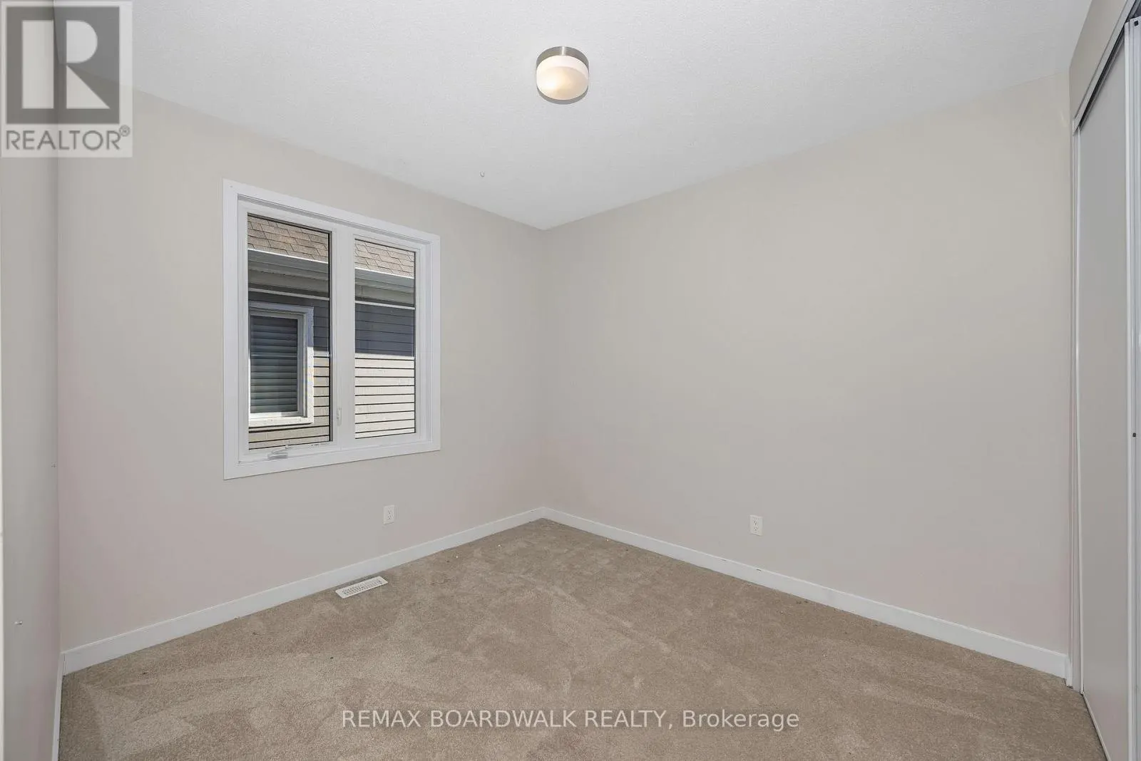 125 HACKAMORE CRESCENT
