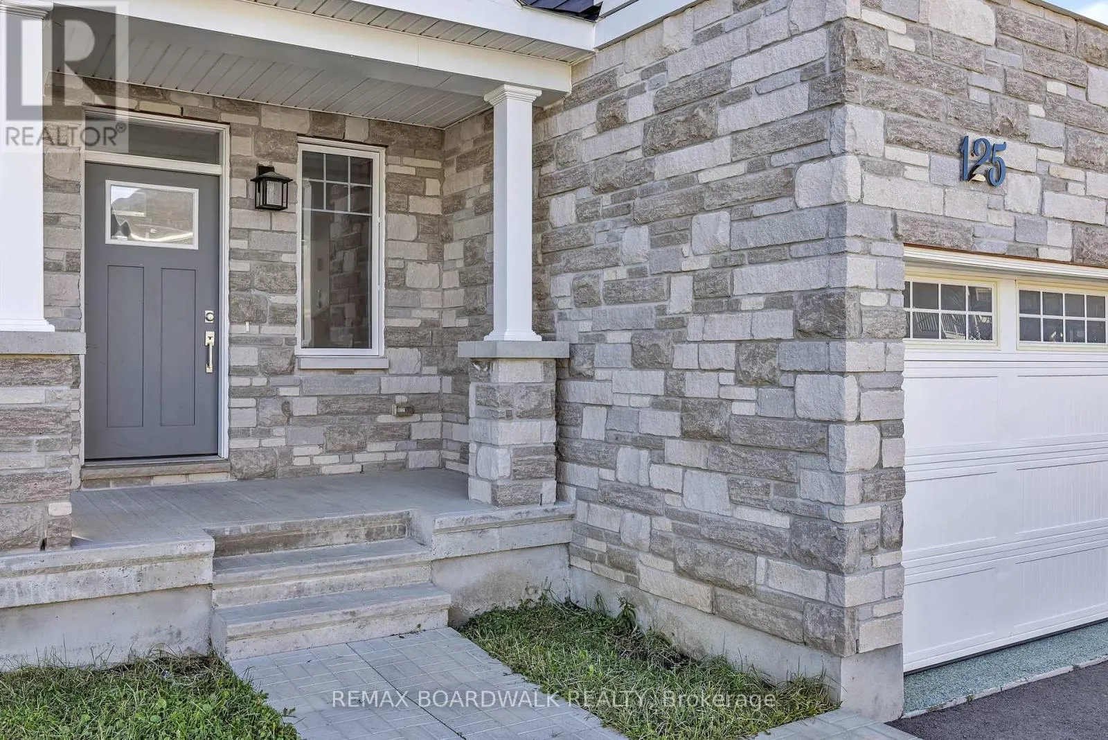 125 HACKAMORE CRESCENT