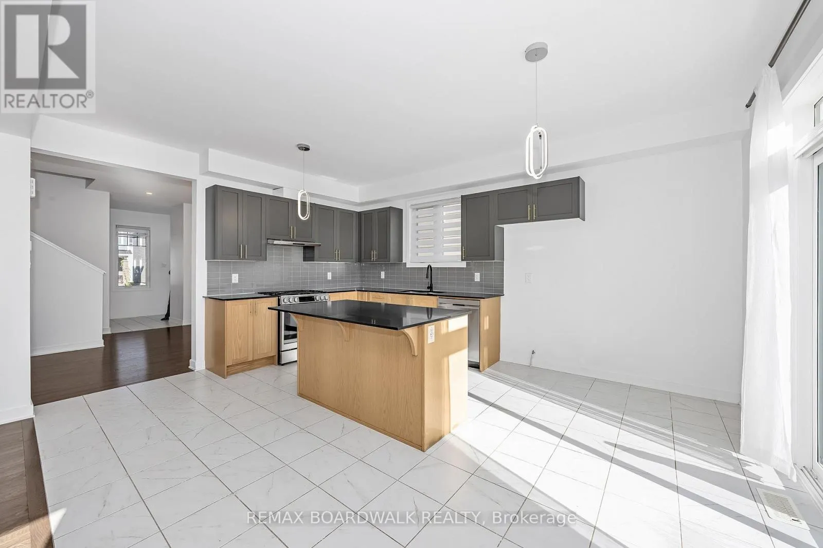125 HACKAMORE CRESCENT
