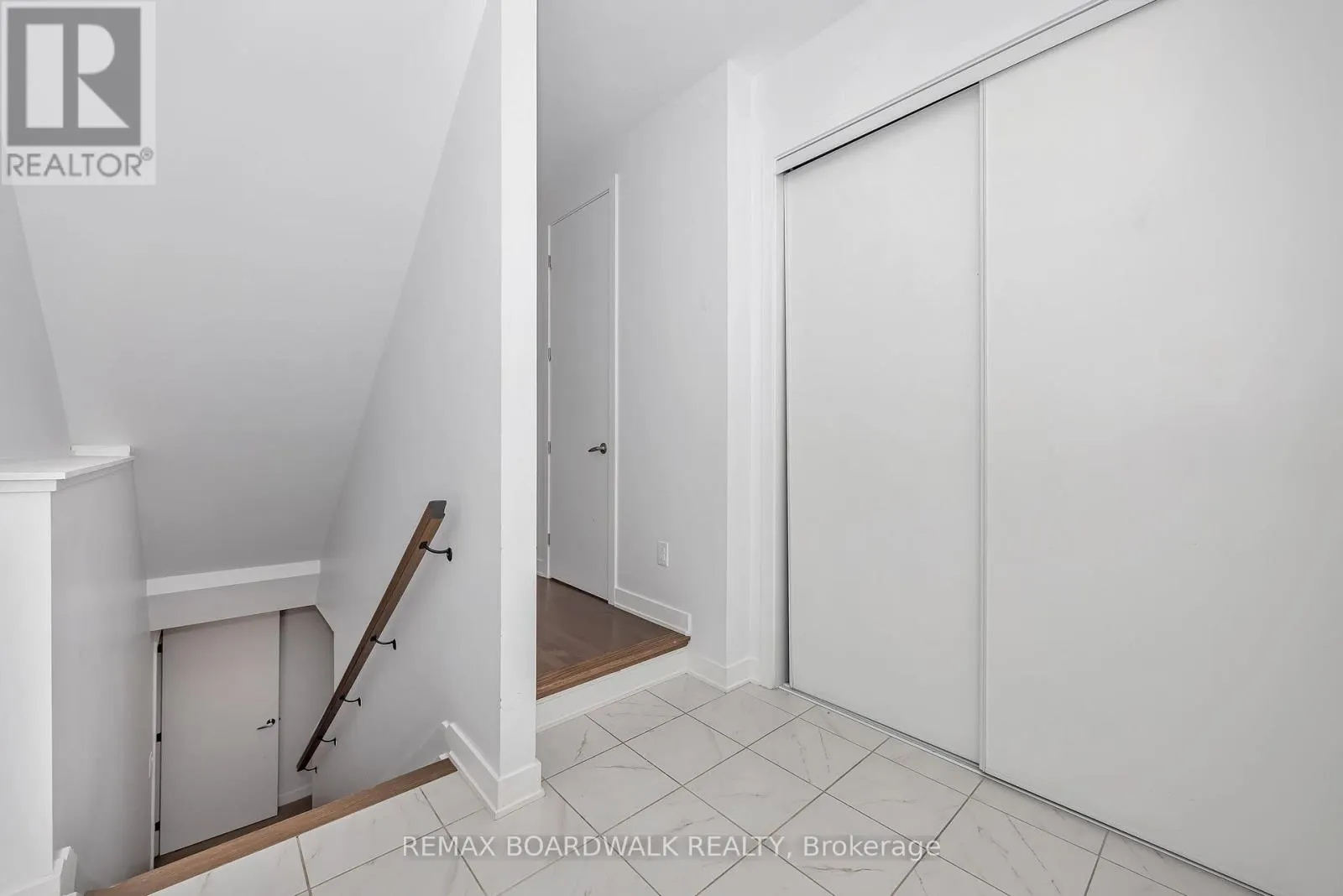 125 HACKAMORE CRESCENT