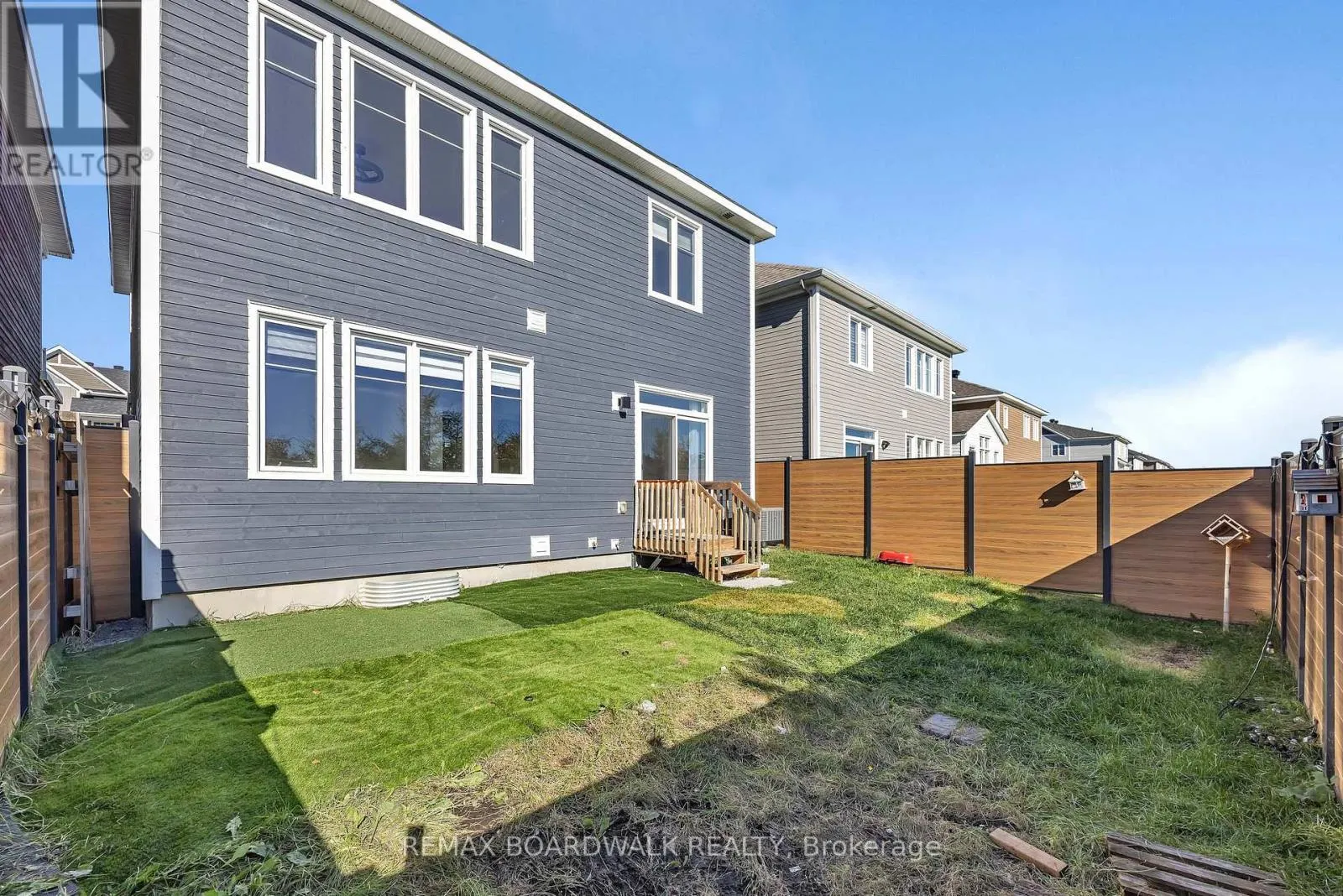 125 HACKAMORE CRESCENT