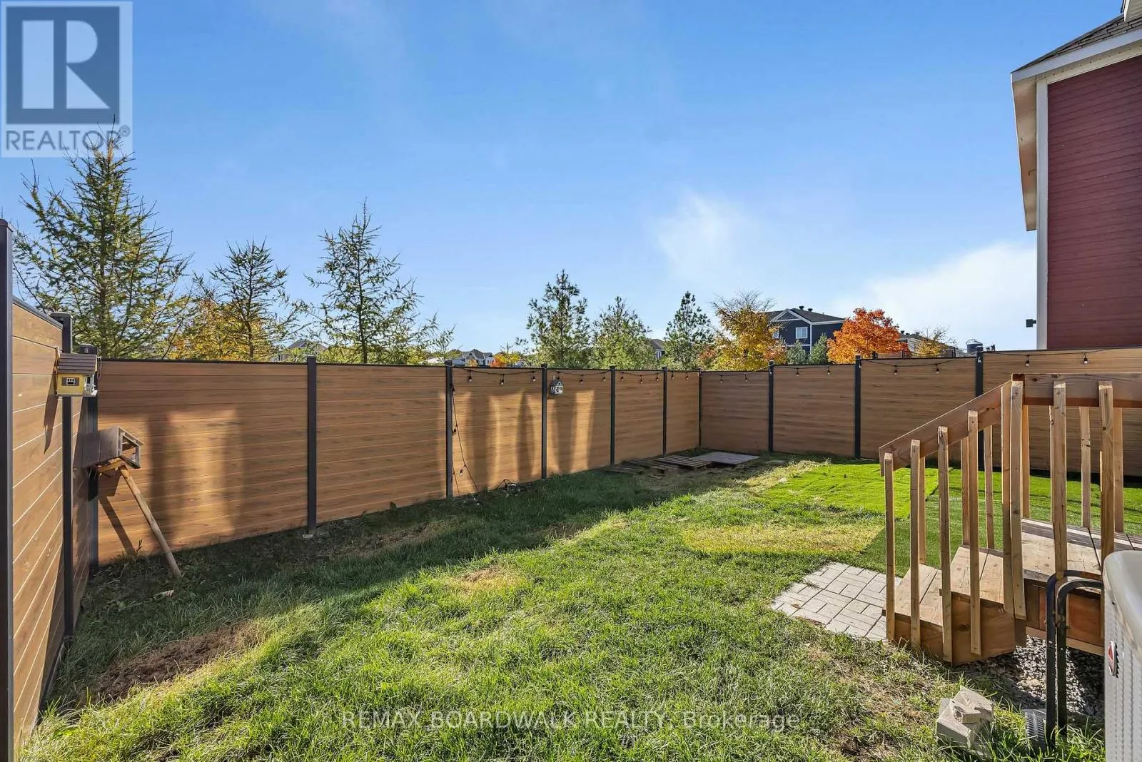 125 HACKAMORE CRESCENT