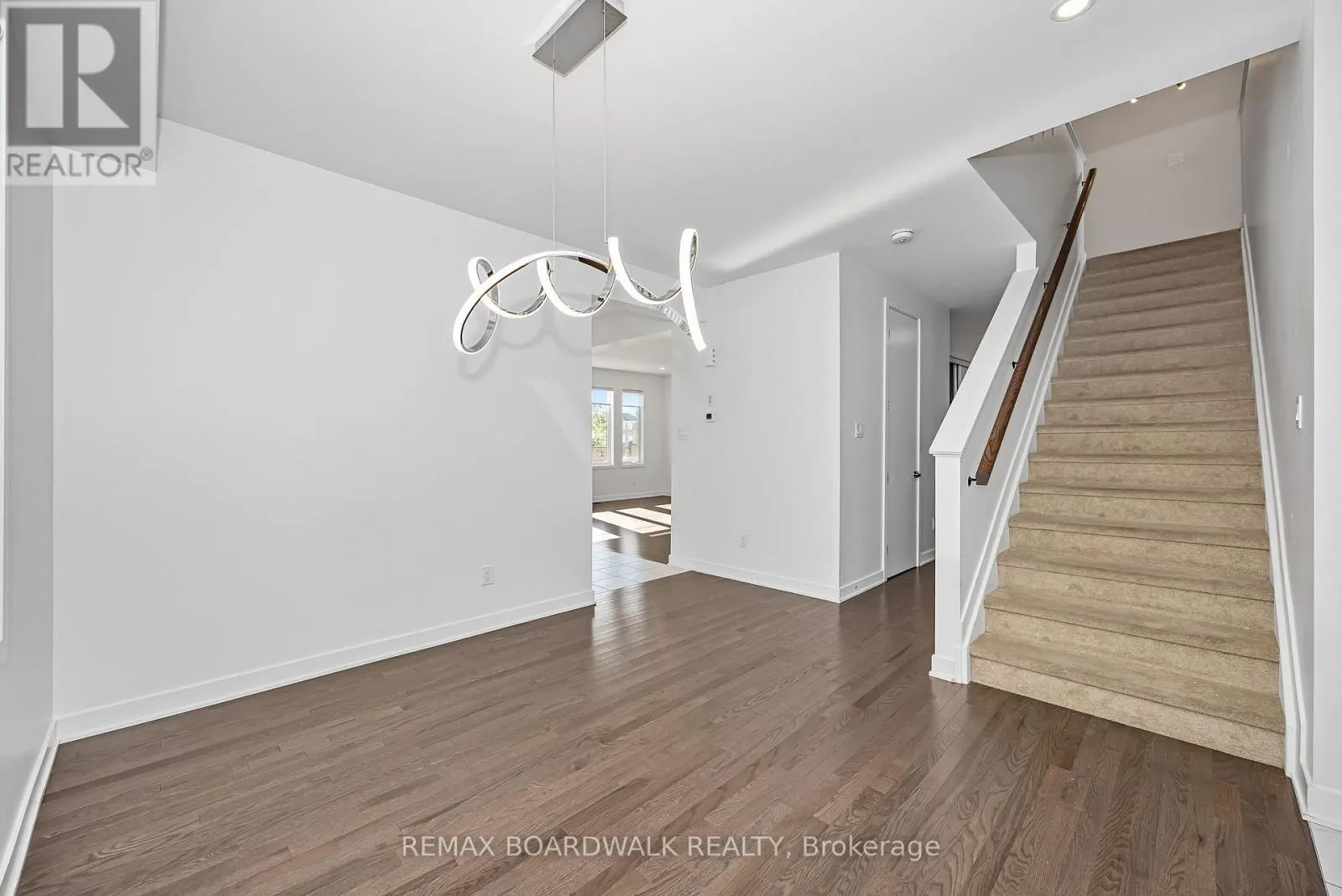 125 HACKAMORE CRESCENT