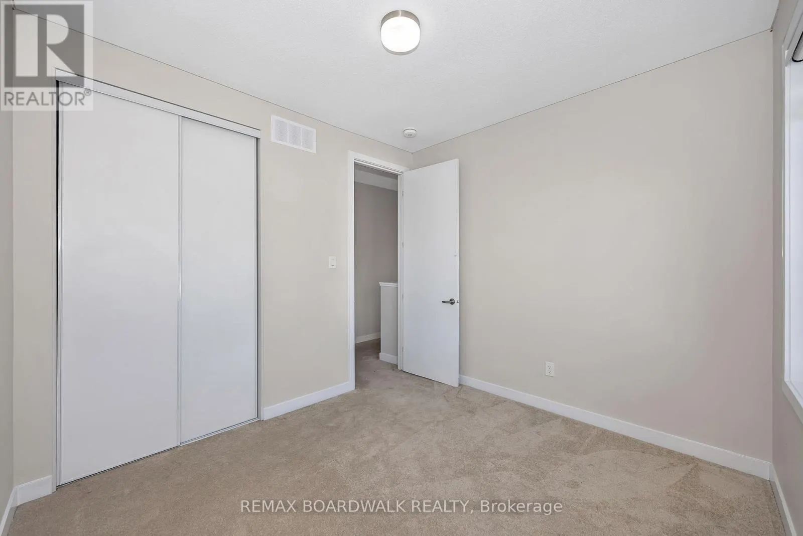 125 HACKAMORE CRESCENT
