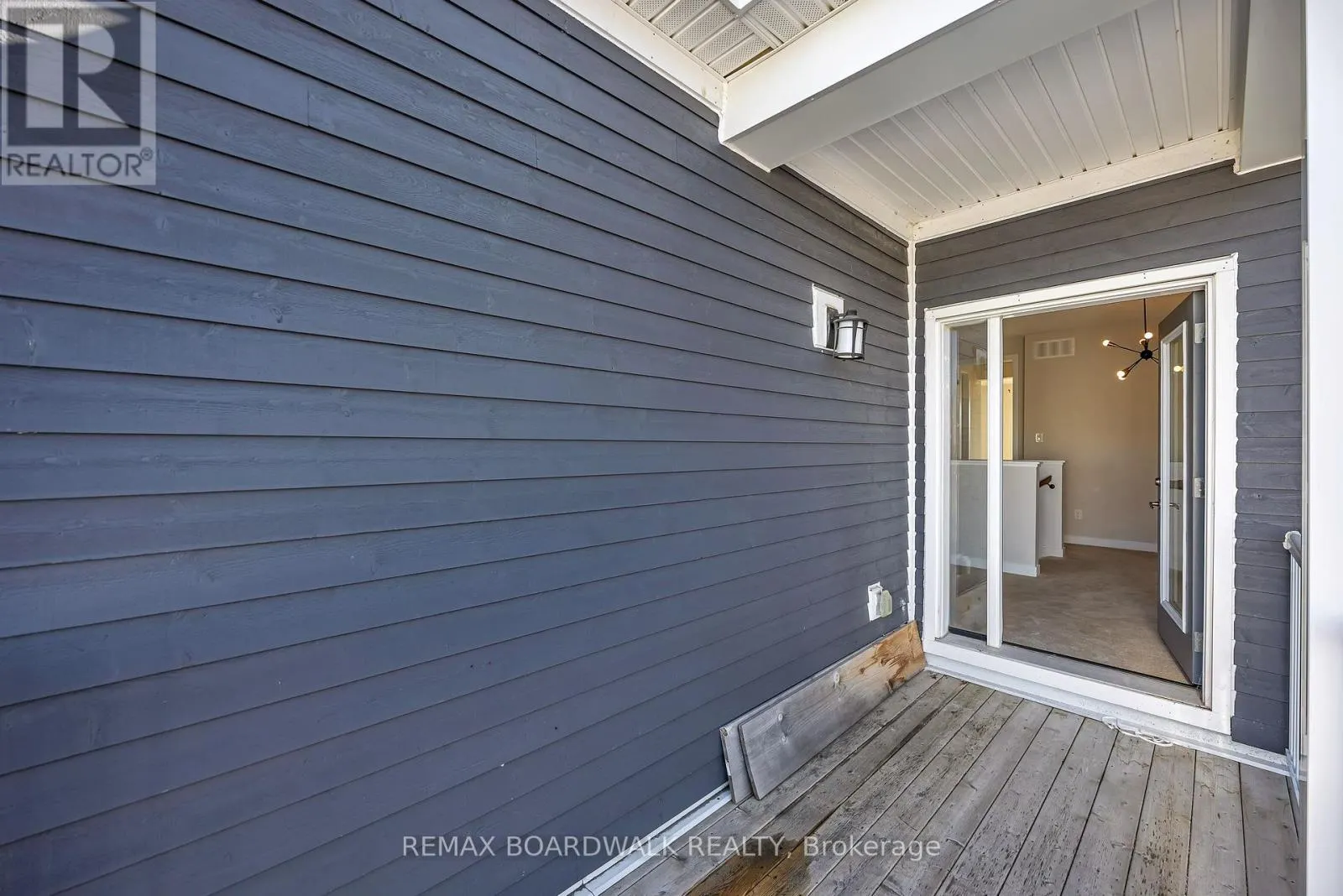 125 HACKAMORE CRESCENT